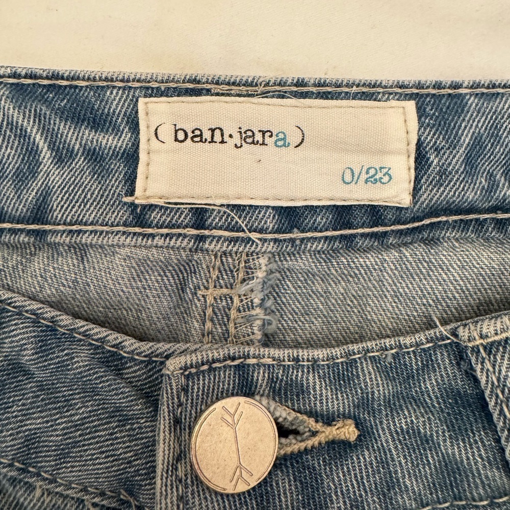 Banjara Embroidered Distressed Ankle Jeans Women’s Size 0/25 High Rise - Picture 3 of 5
